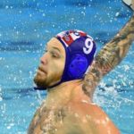 Jerko Marinić Kragić s loptom u ruci primjenjuje pravila vaterpola