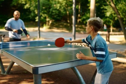 Sin i otac primjenjuju pravila stolnog tenisa